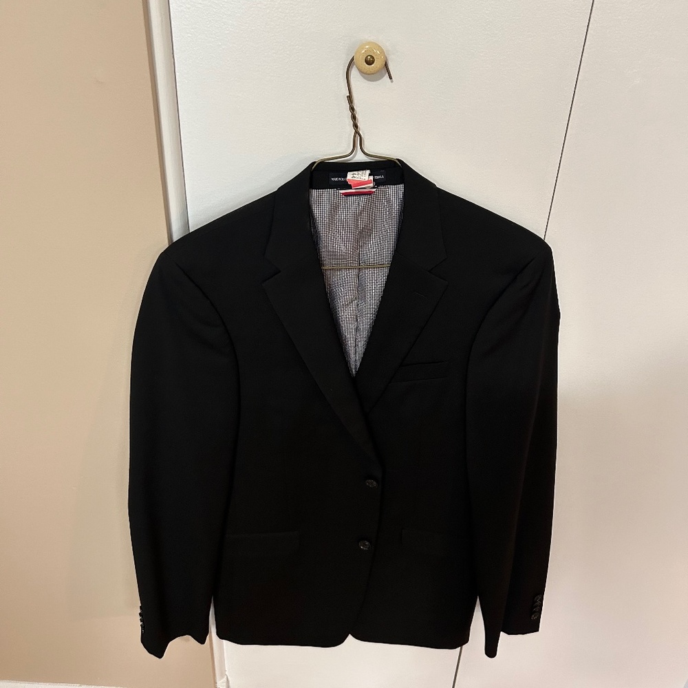 Navy Men’s blazer  38 L